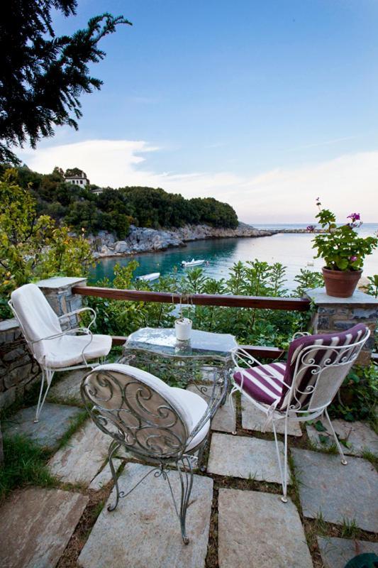 Victoria'S Guesthouse Damouchari Exterior foto