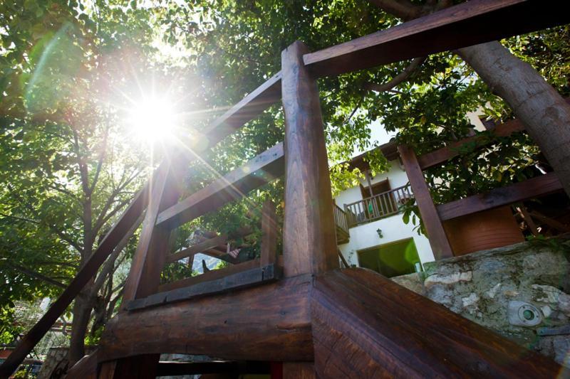 Victoria'S Guesthouse Damouchari Exterior foto